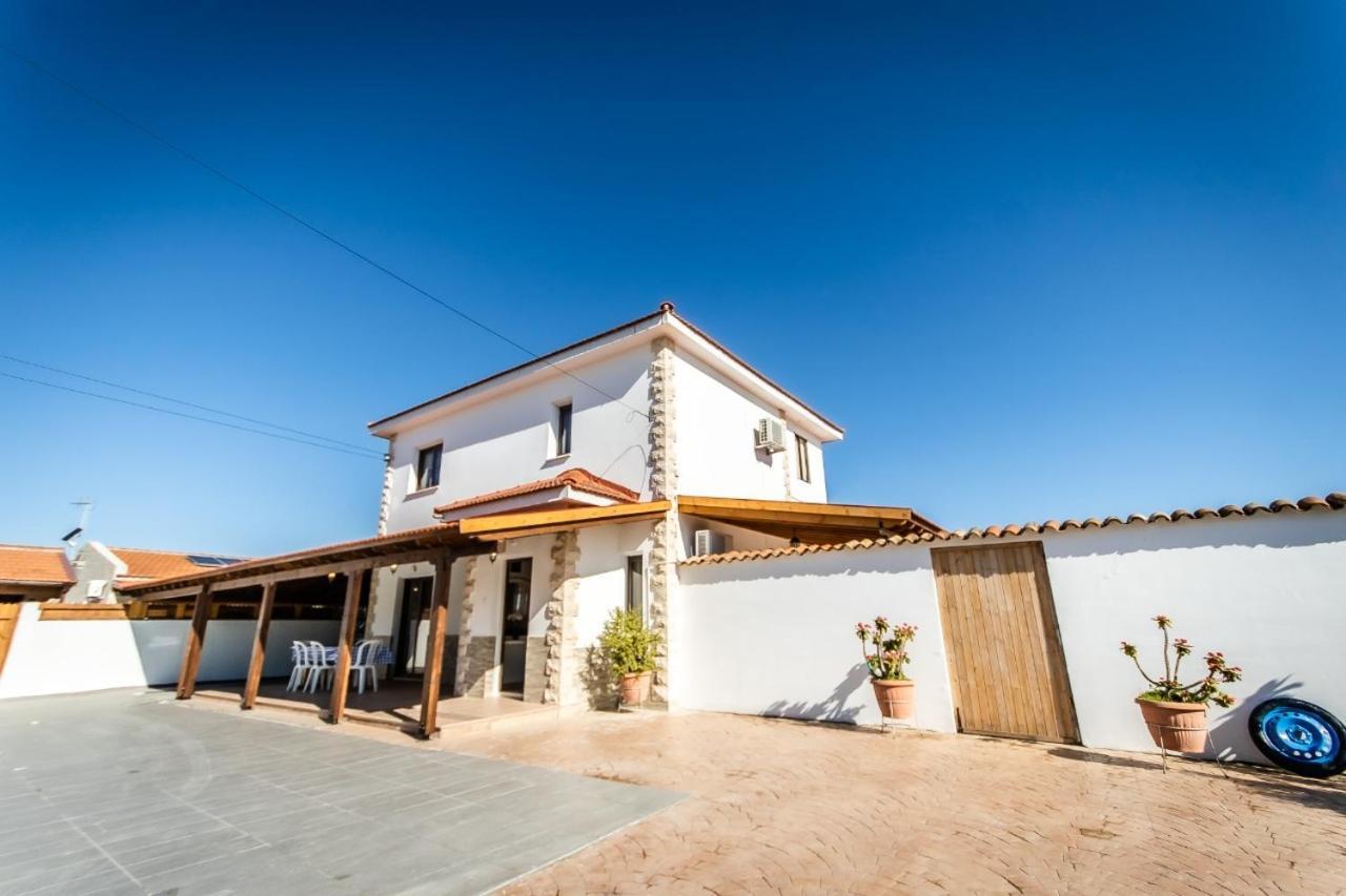 Reel Paradise Villa, Cyprus Villa Larnaca